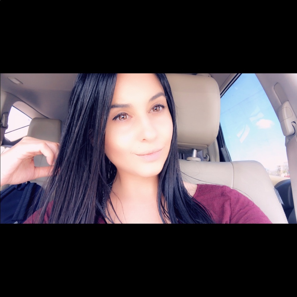 Meet your Posher, Laura